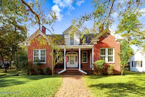 305 W Greene St, Snow Hill, NC 28580