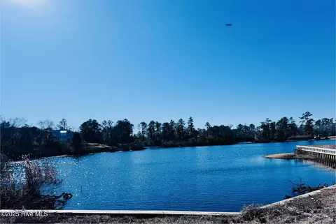 101 Shoreview Dr, New Bern, NC 28562