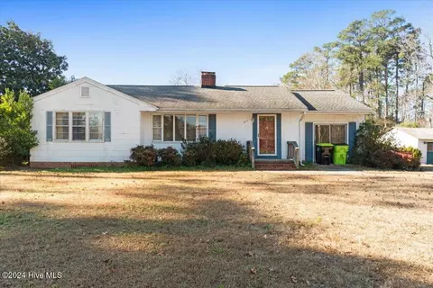 215 Garrell St, Whiteville, NC 28472