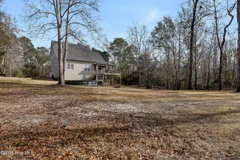 Exterior - 516 N Line Dr, Hampstead, NC 28443 photo 4 of 8