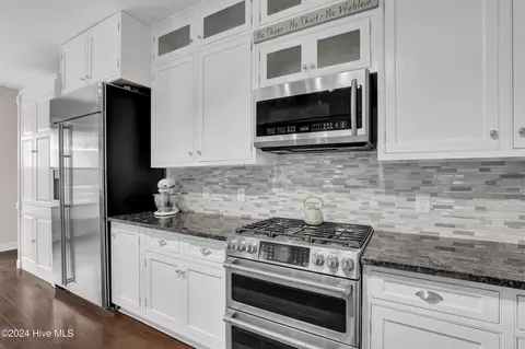 Kitchen - 516 N Line Dr, Hampstead, NC 28443 photo 2 of 5