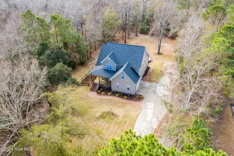 516 N Line Dr, Hampstead, NC 28443