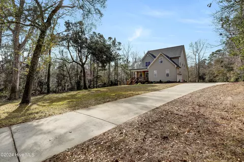 Exterior - 516 N Line Dr, Hampstead, NC 28443 photo 7 of 8