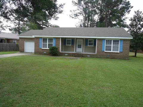 125 Carolina Cir, Jacksonville, NC 28546