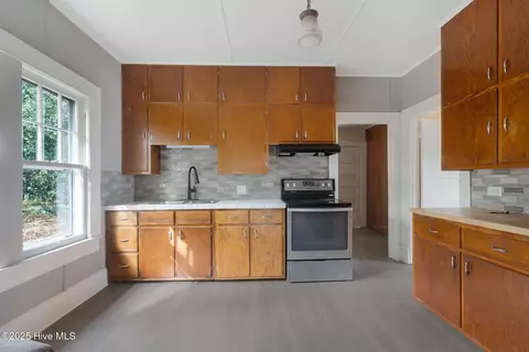 Kitchen - 902 Rice St, Hamlet, NC 28345 photo 1 of 1