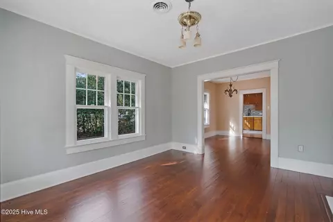 Living - 902 Rice St, Hamlet, NC 28345 photo 1 of 3