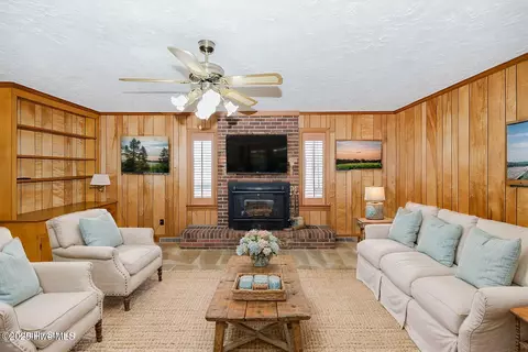 5413 Nc 42, Elm City, NC 27822