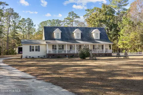 415 Jeff Rd, Arapahoe, NC 28510