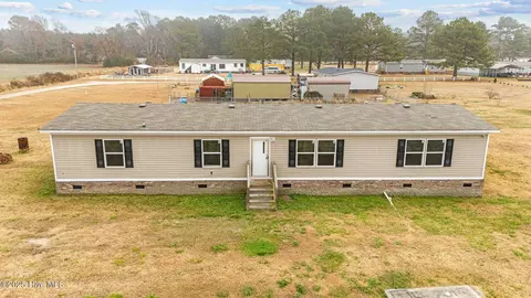 94 Hancock Ln, Pinetown, NC 27865