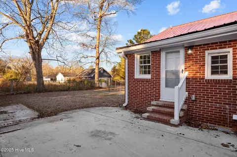 Exterior - 117 Reddick St, Williamston, NC 27892 photo 3 of 4