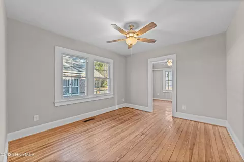 Living - 117 Reddick St, Williamston, NC 27892 photo 5 of 5
