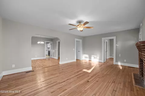 Living - 117 Reddick St, Williamston, NC 27892 photo 3 of 5