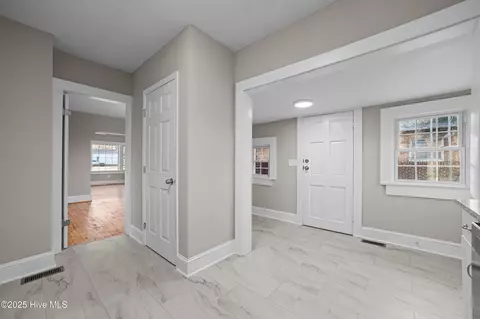 Entry Way - 117 Reddick St, Williamston, NC 27892 photo 1 of 3