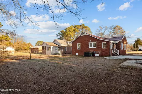 Exterior - 117 Reddick St, Williamston, NC 27892 photo 4 of 4