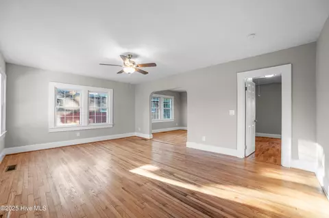 Living - 117 Reddick St, Williamston, NC 27892 photo 1 of 5