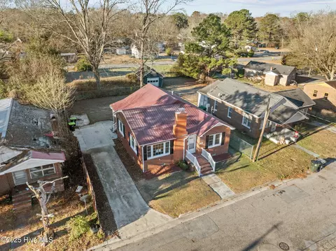 View/Area - 117 Reddick St, Williamston, NC 27892 photo 1 of 7