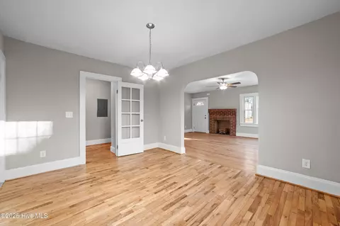 Dining - 117 Reddick St, Williamston, NC 27892 photo 2 of 2