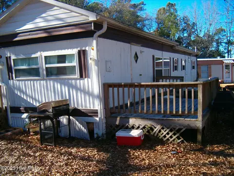 751 Driftwood Dr, Hampstead, NC 28443 photo 4