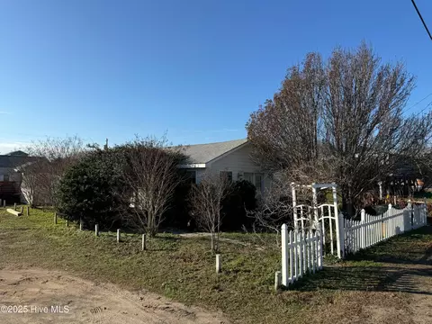 113 Ocean View Ave, Kure Beach, NC 28449