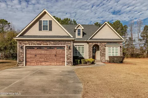 111 Oak Summit Dr, Pikeville, NC 27863