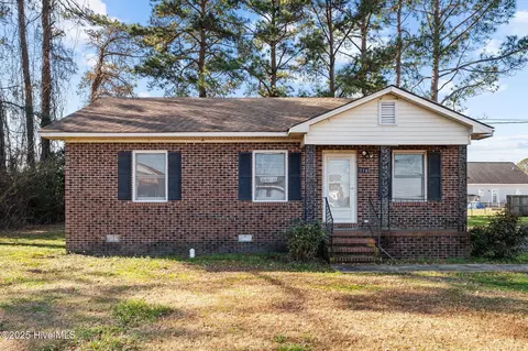 214 Moyton Ave, Stantonsburg, NC 27883