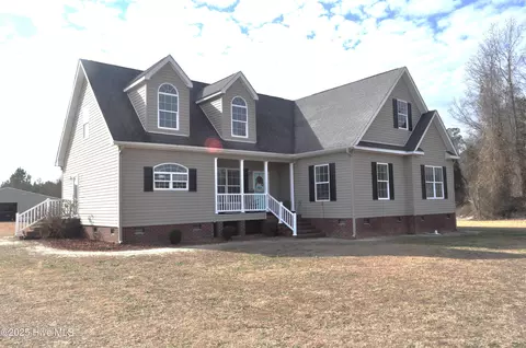 3584 Ozzie Rd, Clinton, NC 28328