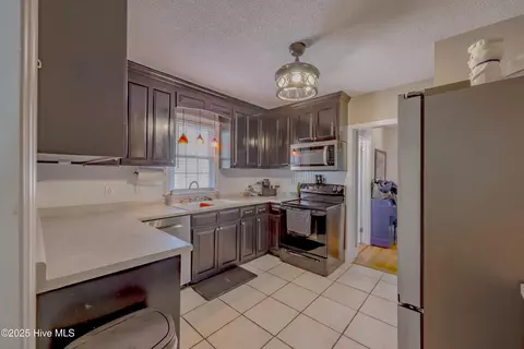 Kitchen - 413 E Murphy St, Wallace, NC 28466 photo 1 of 3