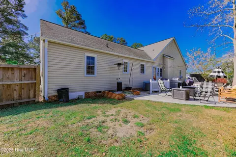 Exterior - 413 E Murphy St, Wallace, NC 28466 photo 2 of 5