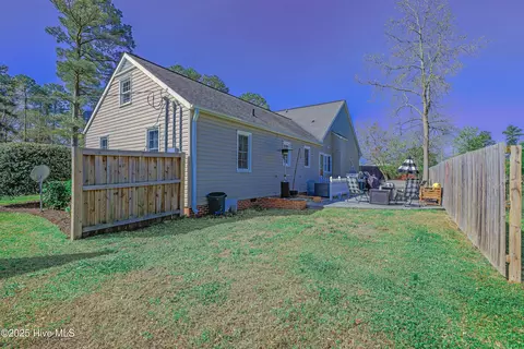 Exterior - 413 E Murphy St, Wallace, NC 28466 photo 5 of 5