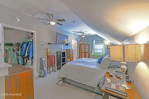 Bedroom - 413 E Murphy St, Wallace, NC 28466 photo 3 of 6