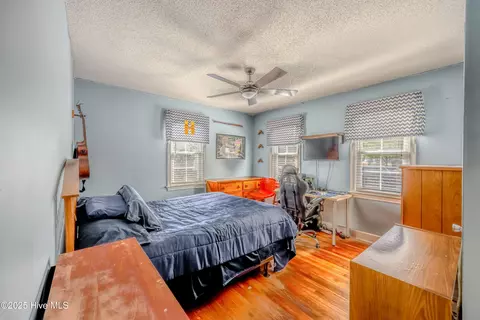 Bedroom - 413 E Murphy St, Wallace, NC 28466 photo 6 of 6