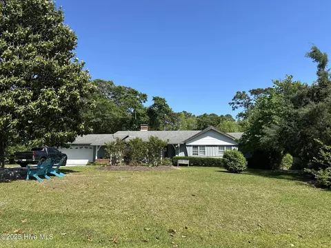 115 Gull Harbor Dr, Newport, NC 28570