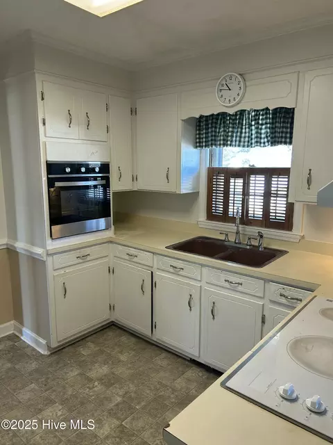 Kitchen - 403 E Church St, Hookerton, NC 28538 photo 2 of 3