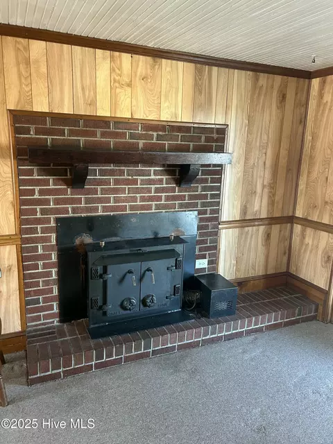 Living - 403 E Church St, Hookerton, NC 28538 photo 3 of 4