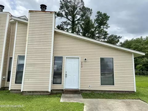 232-234 Yaupon Dr, Jacksonville, NC 28546