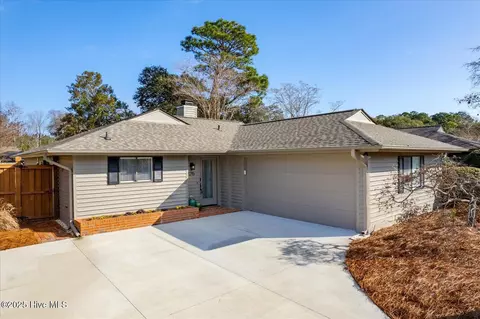 1215 Bayside Cir W, Wilmington, NC 28405