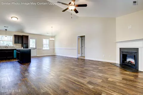 Living - 420 Windermere Rd, Hubert, NC 28539 photo 1 of 2
