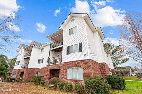 322 Brownlea Dr #4E, Greenville, NC 27858