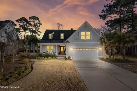 2793 Oakbluff Cir, Southport, NC 28461