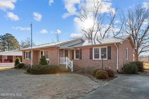 1945 Hullwood Dr, Kinston, NC 28504