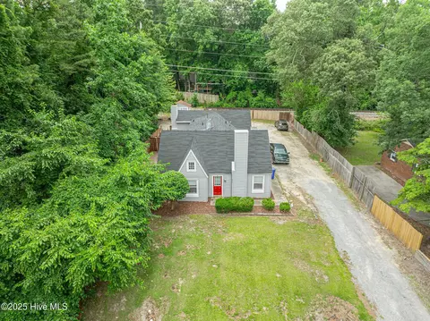 1202 E 14th St, Greenville, NC 27834