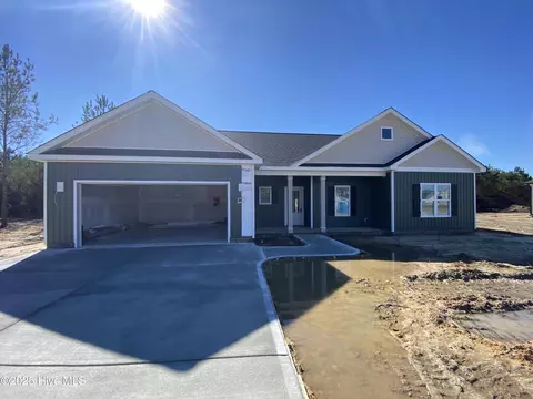 106 Rae Dr, Pikeville, NC 27863