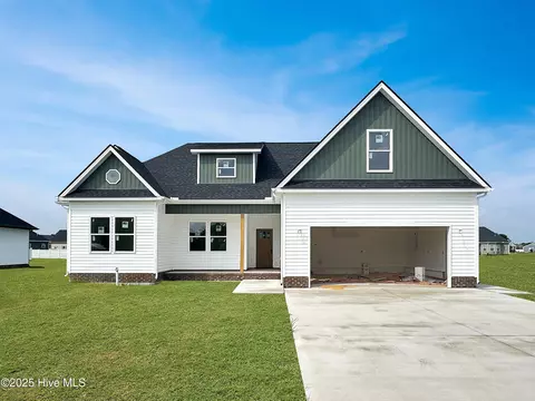 309 Spinnaker St, Elizabeth City, NC 27909