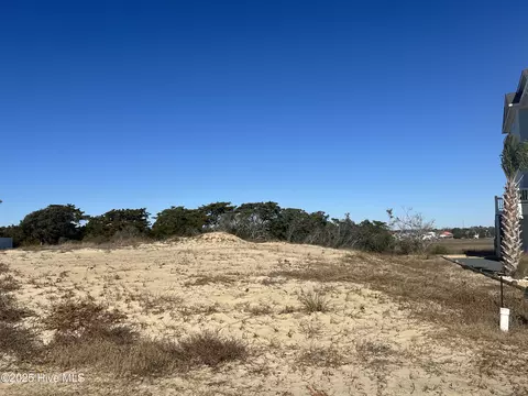 1035 Tide Ridge Dr, Holden Beach, NC 28462