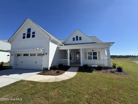 125 E Singing Ave, Hampstead, NC 28443