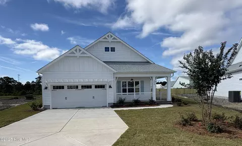 356 Bluebird Ln, Hampstead, NC 28443