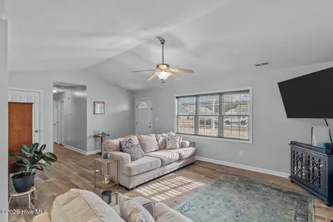 Entry Way - 118 Byrum Run, Hubert, NC 28539 photo 1 of 2