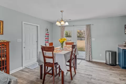 Dining - 118 Byrum Run, Hubert, NC 28539 photo 2 of 4