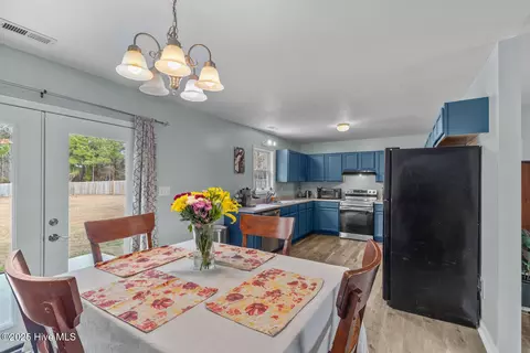 Dining - 118 Byrum Run, Hubert, NC 28539 photo 3 of 4