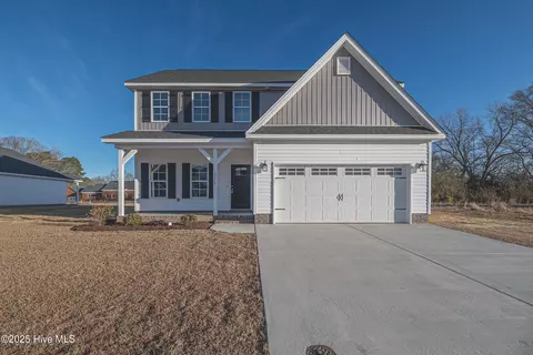 3278 School View Dr, Farmville, NC 27828